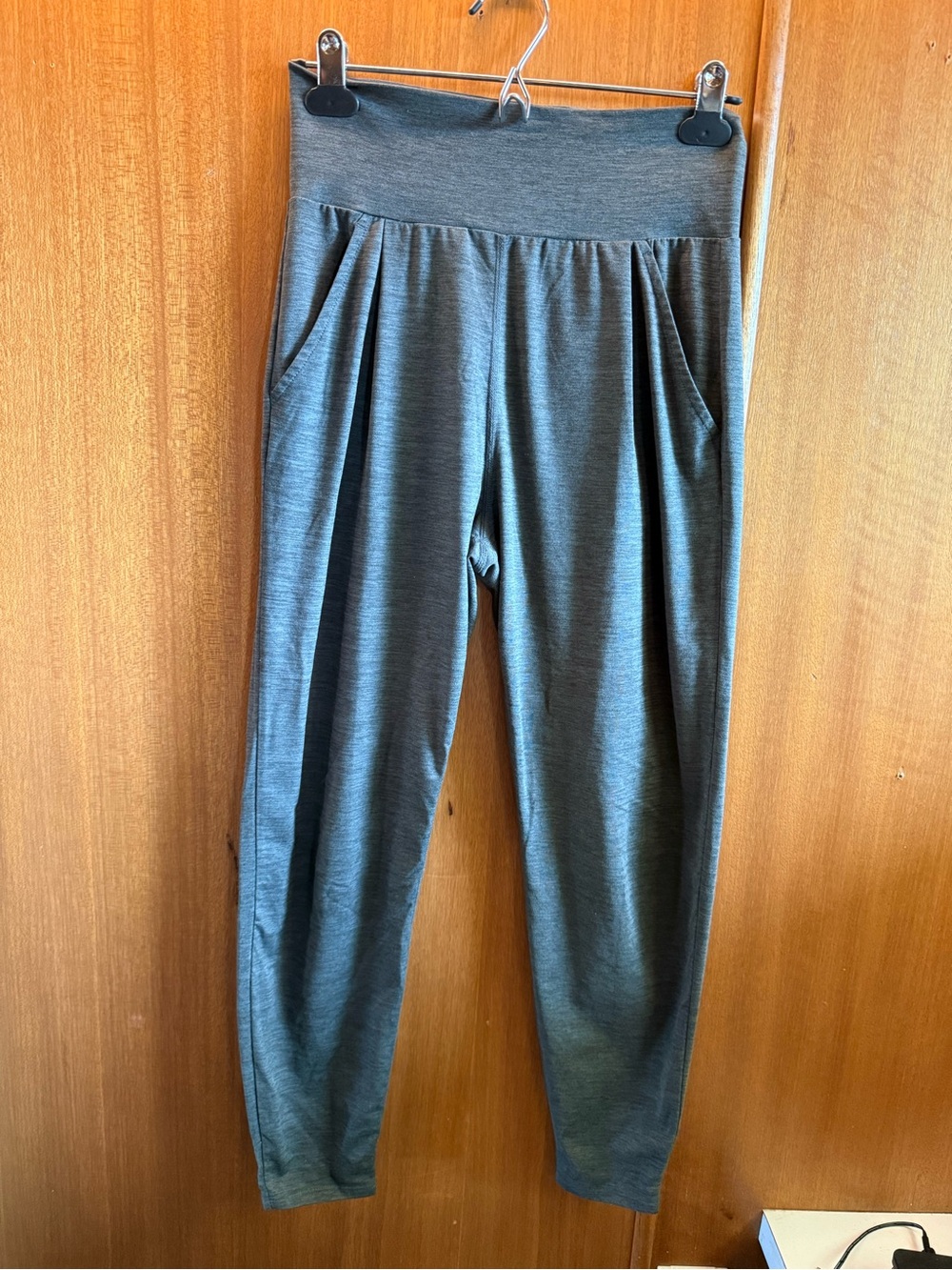 Vuori Luxe At Ease Harem pant S